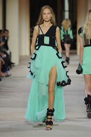 エマニュエル ウンガロ(Emanuel Ungaro) 2014年春夏ウィメンズコレクション  - 写真12