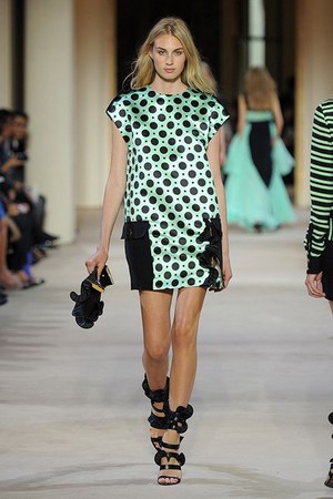 エマニュエル ウンガロ(Emanuel Ungaro) 2014年春夏ウィメンズコレクション  - 写真14