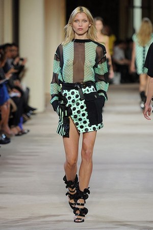 エマニュエル ウンガロ(Emanuel Ungaro) 2014年春夏ウィメンズコレクション  - 写真16