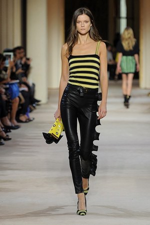エマニュエル ウンガロ(Emanuel Ungaro) 2014年春夏ウィメンズコレクション  - 写真17