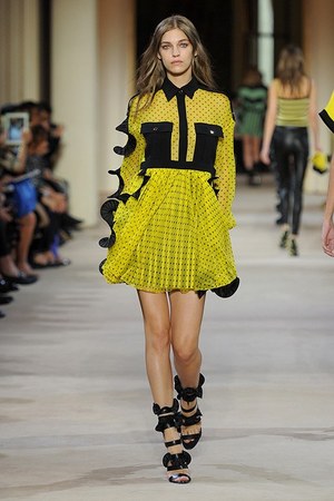 エマニュエル ウンガロ(Emanuel Ungaro) 2014年春夏ウィメンズコレクション  - 写真19