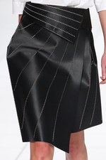 イッセイ ミヤケ 2014年春夏コレクション - "Wearing Light"テクニカルに光を服に落とし込めば｜写真6