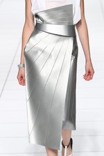 イッセイ ミヤケ 2014年春夏コレクション - "Wearing Light"テクニカルに光を服に落とし込めば｜写真14