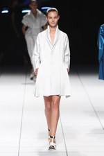 イッセイ ミヤケ 2014年春夏コレクション - "Wearing Light"テクニカルに光を服に落とし込めば｜写真15