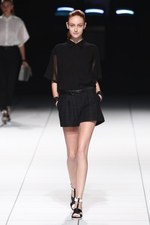 イッセイ ミヤケ 2014年春夏コレクション - "Wearing Light"テクニカルに光を服に落とし込めば｜写真28