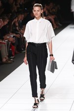 イッセイ ミヤケ 2014年春夏コレクション - "Wearing Light"テクニカルに光を服に落とし込めば｜写真29