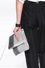 イッセイ ミヤケ 2014年春夏コレクション - "Wearing Light"テクニカルに光を服に落とし込めば｜写真30