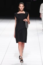 イッセイ ミヤケ 2014年春夏コレクション - "Wearing Light"テクニカルに光を服に落とし込めば｜写真36