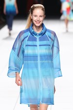 イッセイ ミヤケ 2014年春夏コレクション - "Wearing Light"テクニカルに光を服に落とし込めば｜写真49