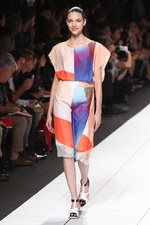 イッセイ ミヤケ 2014年春夏コレクション - "Wearing Light"テクニカルに光を服に落とし込めば｜写真52