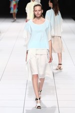 イッセイ ミヤケ 2014年春夏コレクション - "Wearing Light"テクニカルに光を服に落とし込めば｜写真59