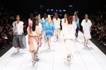 イッセイ ミヤケ 2014年春夏コレクション - "Wearing Light"テクニカルに光を服に落とし込めば｜写真66