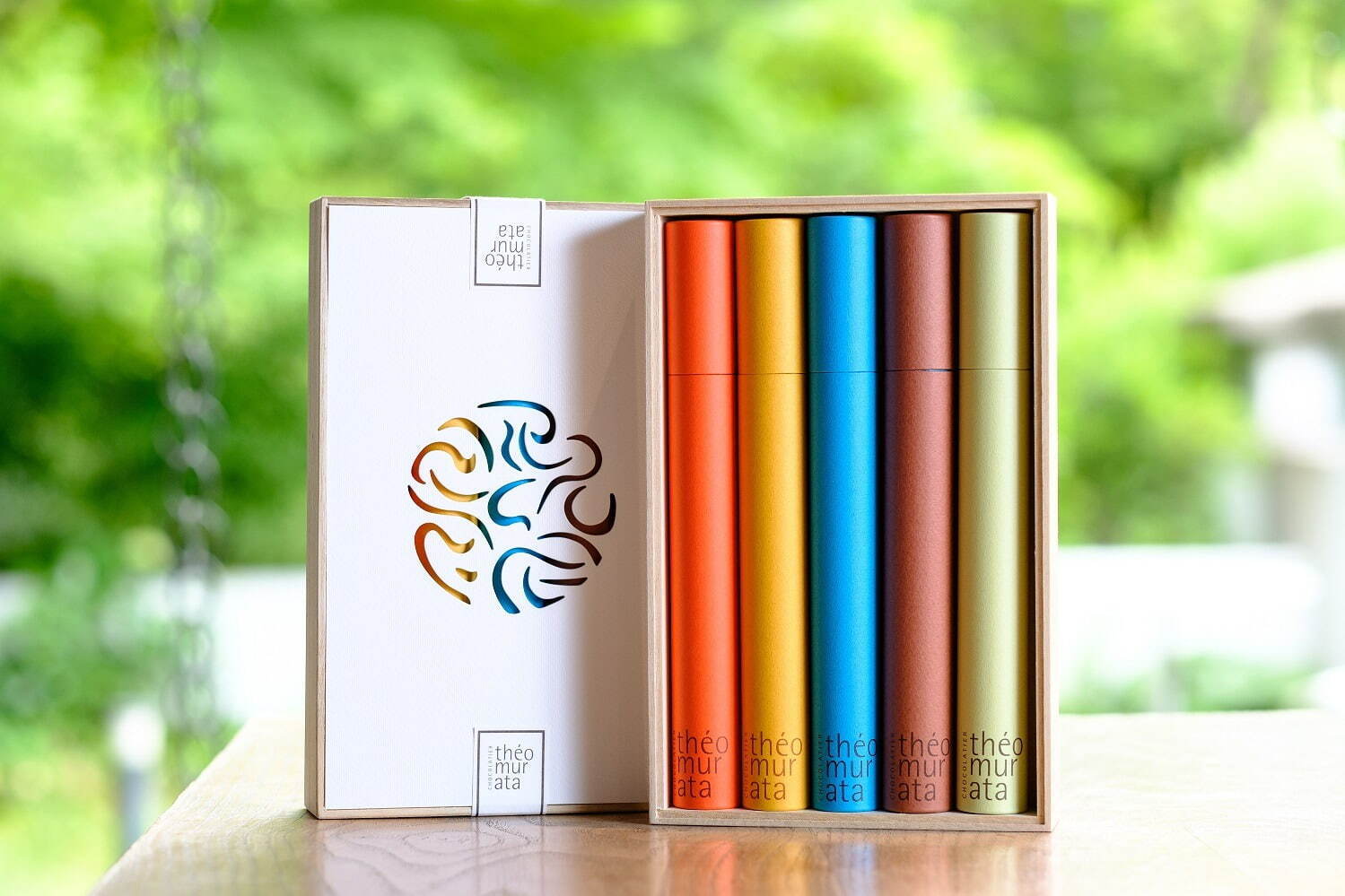 日本茶｜湯布院・高級宿「山荘無量塔」のチョコレート、テオムラタの和チョコ「茶葉ショコラ」が小田急新宿に