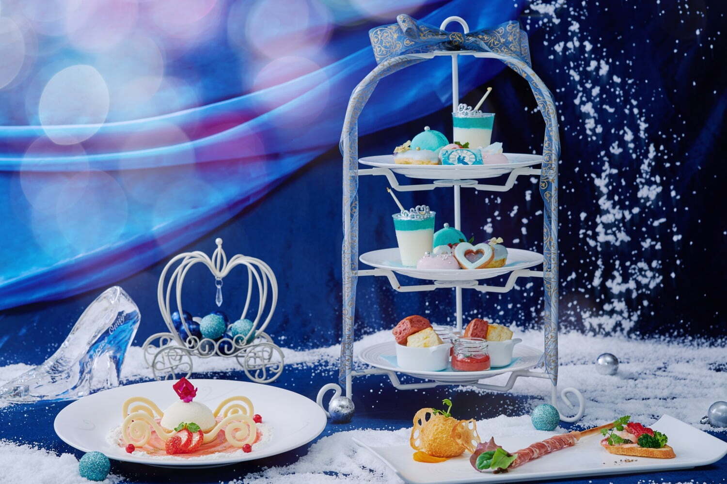 「シンデレラ」着想のアフタヌーンティーが千葉で、“ガラスの靴”ムース＆煌めくビジュー付きマカロン