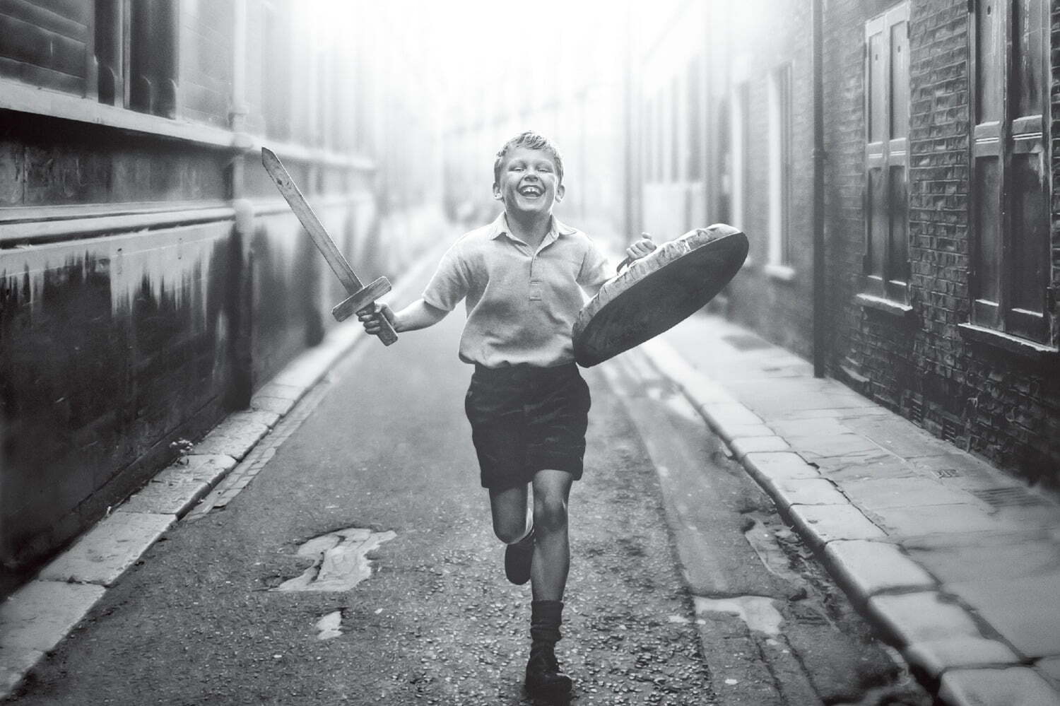 ジュディ・デンチ｜映画『ベルファスト』ケネス・ブラナーの自伝的作品、愛すべき故郷＆少年の成長を描いた人生賛歌