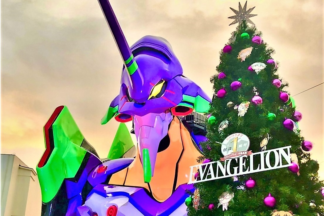 仮面ライダー｜「エヴァのクリスマス」京都・東映太秦映画村で、“エヴァンゲリオン”ツリー＆劇中の名曲を生演奏