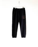 フューチャー×モンキータイム、クラシックな配色のジャケット＆グラフィック入りスウェット｜写真8