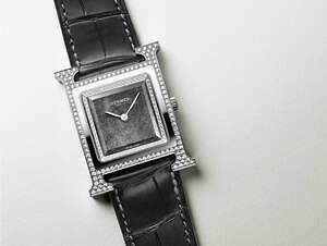 エルメスの腕時計《Hウォッチ》文字盤に“カラーストーン”使用の新作