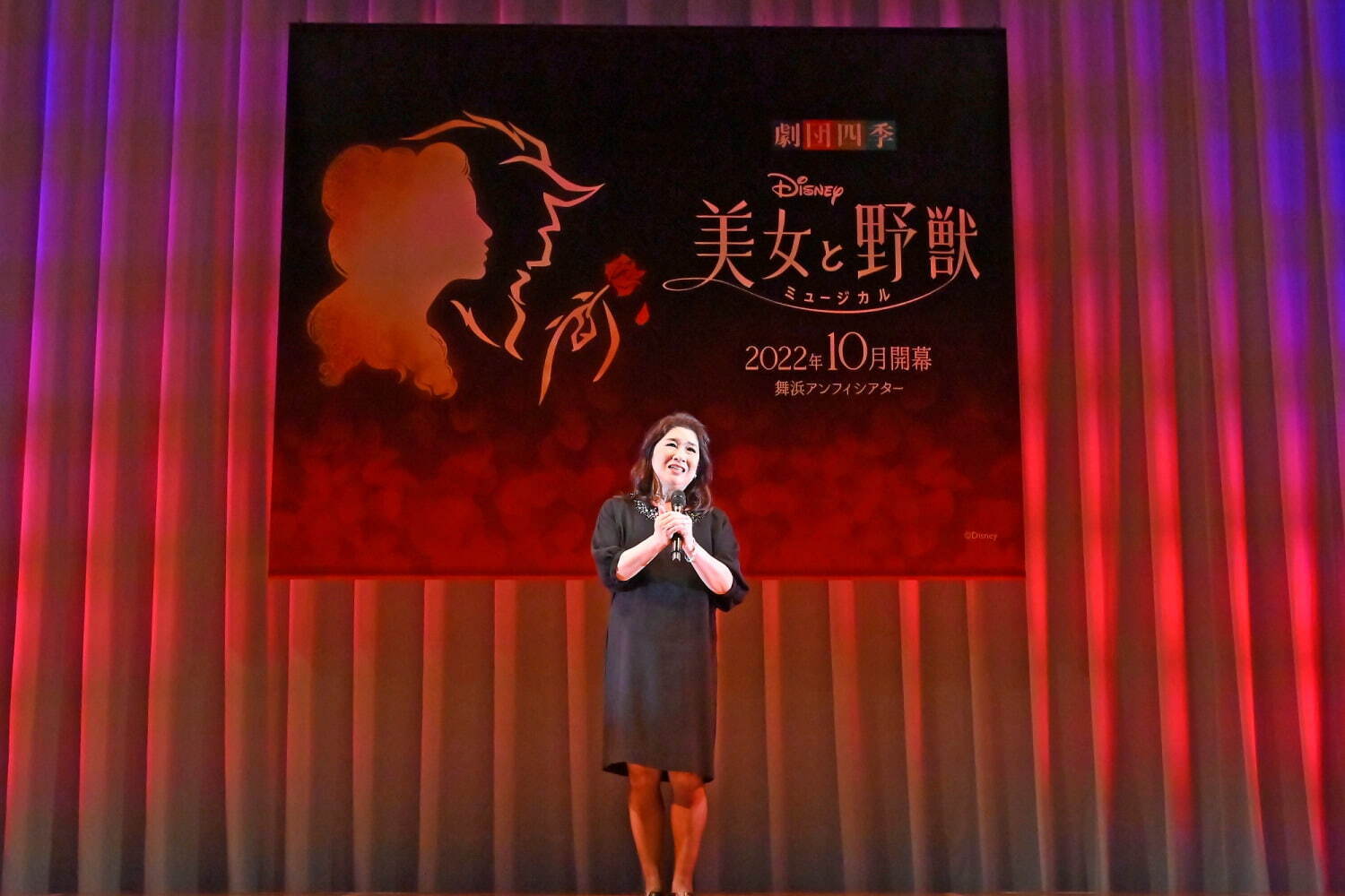 劇団四季がディズニーミュージカル『美女と野獣』新演出版を舞浜アンフィシアターで上演、公演グッズも｜写真10