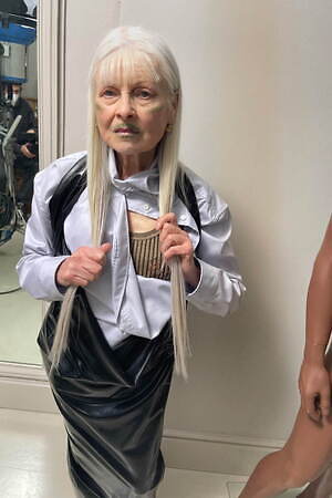 アンドレアス・クロンターラー フォー ヴィヴィアン・ウエストウッド(Andreas Kronthaler for Vivienne Westwood) 2021-22年秋冬ウィメンズ&メンズコレクション  - 写真14