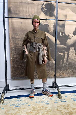 アンドレアス・クロンターラー フォー ヴィヴィアン・ウエストウッド(Andreas Kronthaler for Vivienne Westwood) 2021-22年秋冬ウィメンズ&メンズコレクション  - 写真25