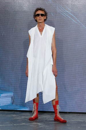 アンドレアス・クロンターラー フォー ヴィヴィアン・ウエストウッド(Andreas Kronthaler for Vivienne Westwood) 2022年春夏ウィメンズ&メンズコレクション  - 写真13