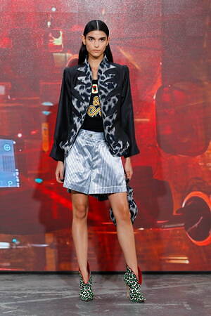 アンドレアス・クロンターラー フォー ヴィヴィアン・ウエストウッド(Andreas Kronthaler for Vivienne Westwood) 2022年春夏ウィメンズ&メンズコレクション  - 写真32