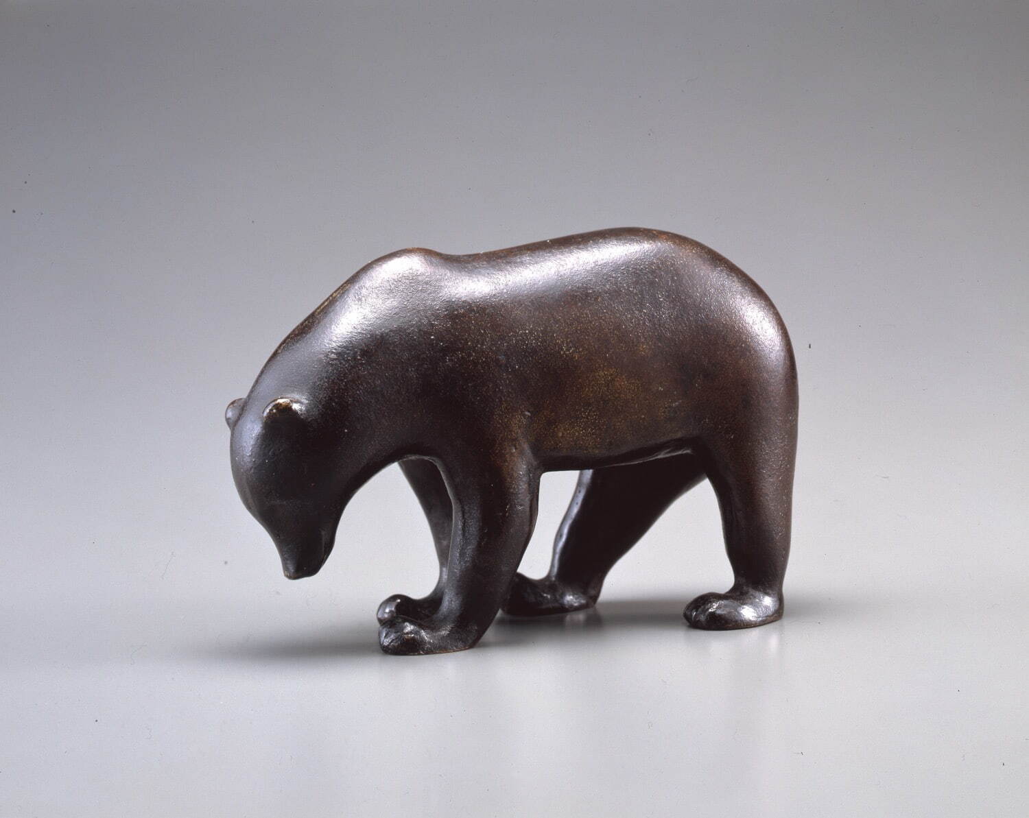 フランソワ・ポンポン《ヒグマ》1918-1926年 ブロンズ 群馬県立館林美術館蔵