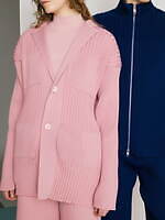 CFCLの22年春夏新作“壺”のようなシルエットのニットドレス＆コード付きサングラスなど｜写真22