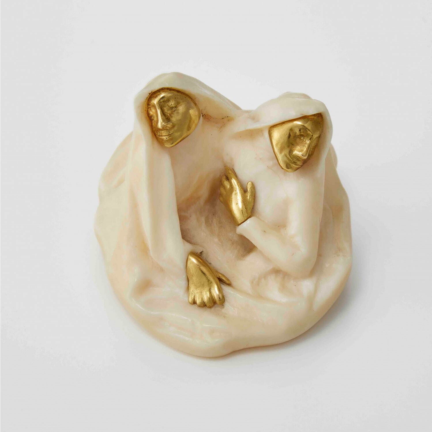 ブローチ《二人の女性の半身像》1898-1900年頃