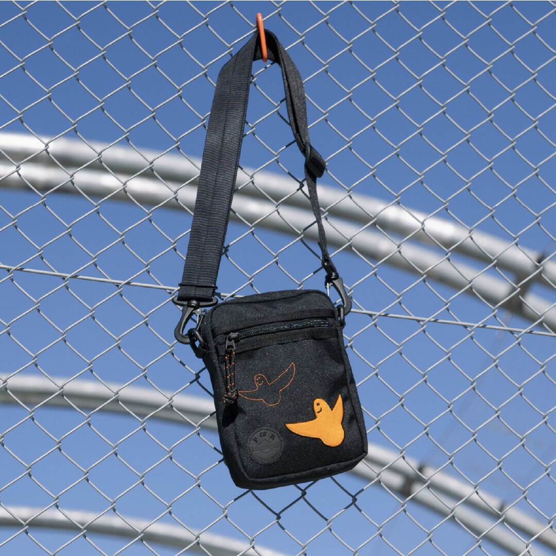 POTR × マーク・ゴンザレスのバッグ、オレンジの“エンジェル”刺繍入り2WAYボストンなど｜写真15
