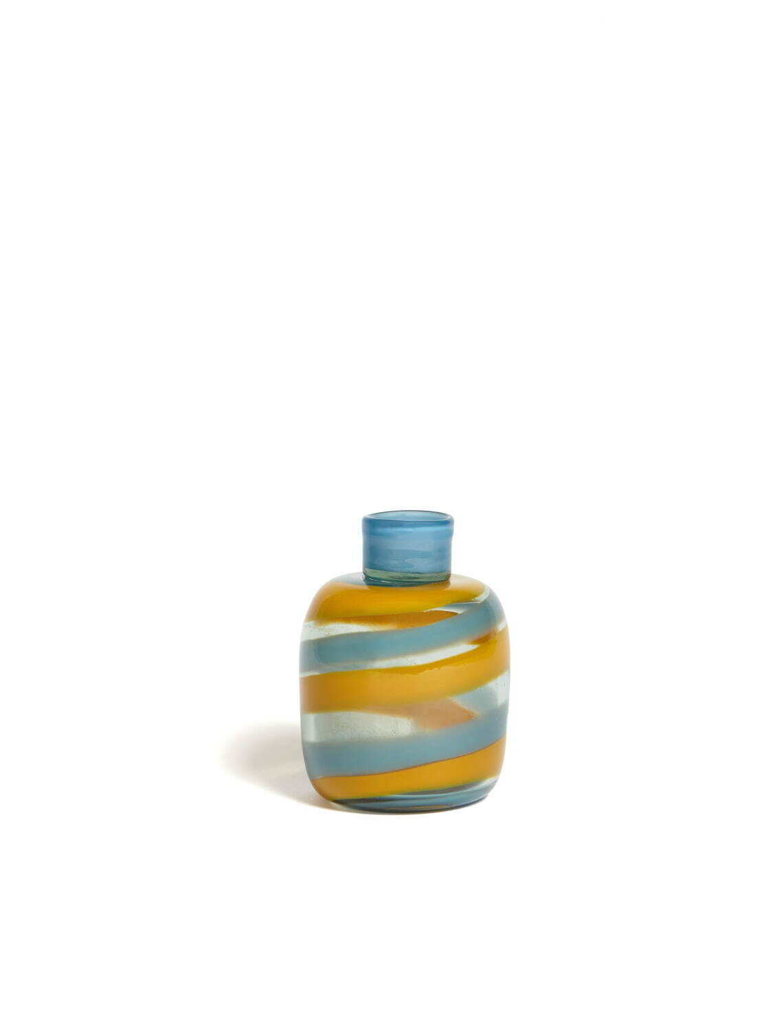 マルニ新作ガラスコレクション、丸いユニーク形状のキャンドルホルダー＆優しい配色のグラス｜写真3