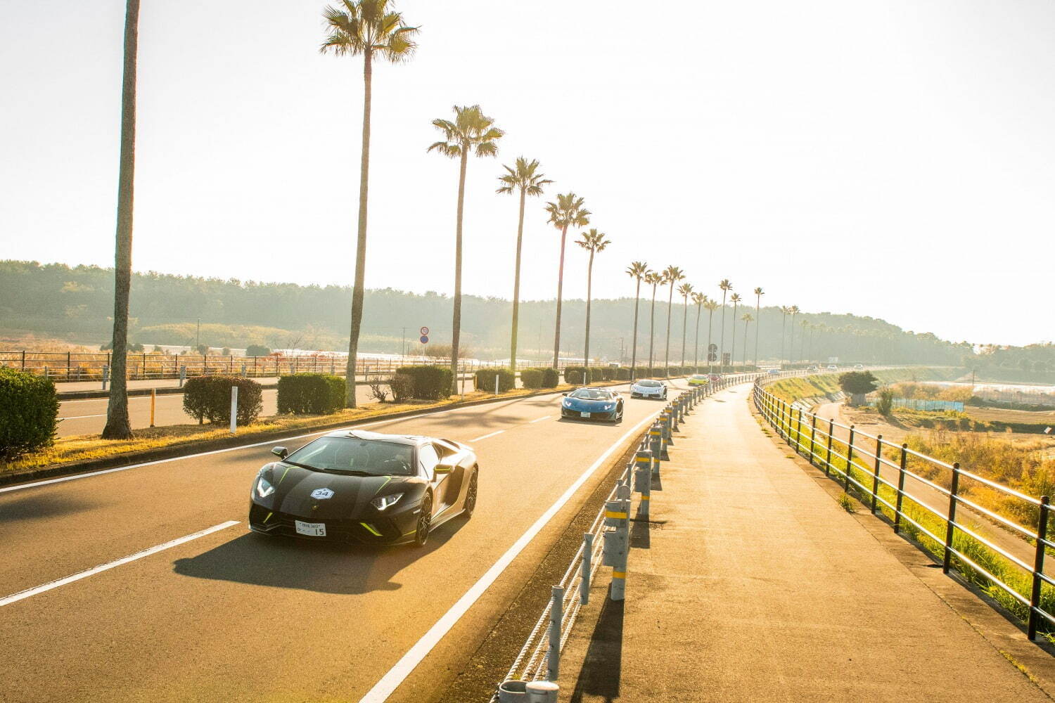 ランボルギーニのスーパーSUV「ウルス」大自然に映える“艶やかなパールイエロー”｜写真5