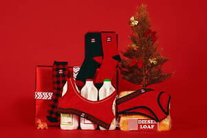 ディーゼルのクリスマスギフト“Dロゴ”を配した財布&総柄ニット、チェック柄靴下セットも|写真5