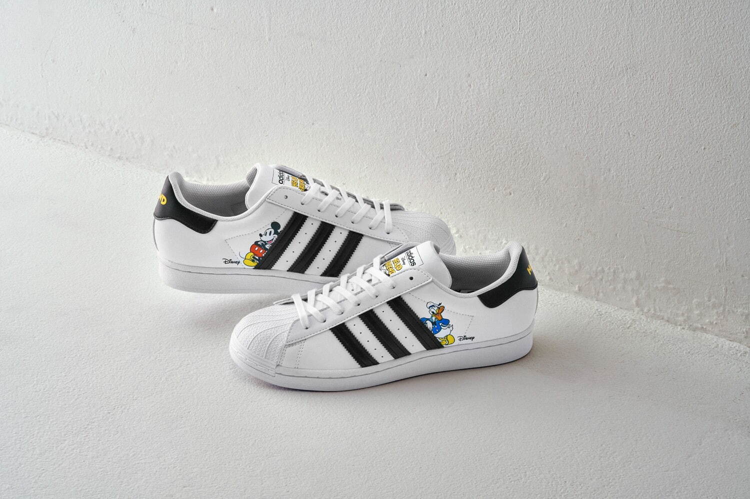 adidas　Disney　スニーカー