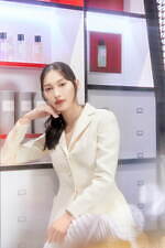 ディオール“ニュールック”着想のメイクアップイベントが伊勢丹新宿で開催、千鳥格子柄限定コスメも｜写真41