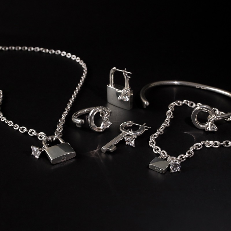 〈KEY to add Cubic zircinia〉リング 24,200円 / ピアス 17,600円～ / ネックレス 41,800円 / ブレスレット 22,000円～