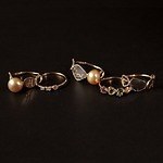 イー・エム限定＆初期の復刻ジュエリーが伊勢丹新宿店に、天然石をカスタムできるリング＆”鍵”ピアスなど｜写真2