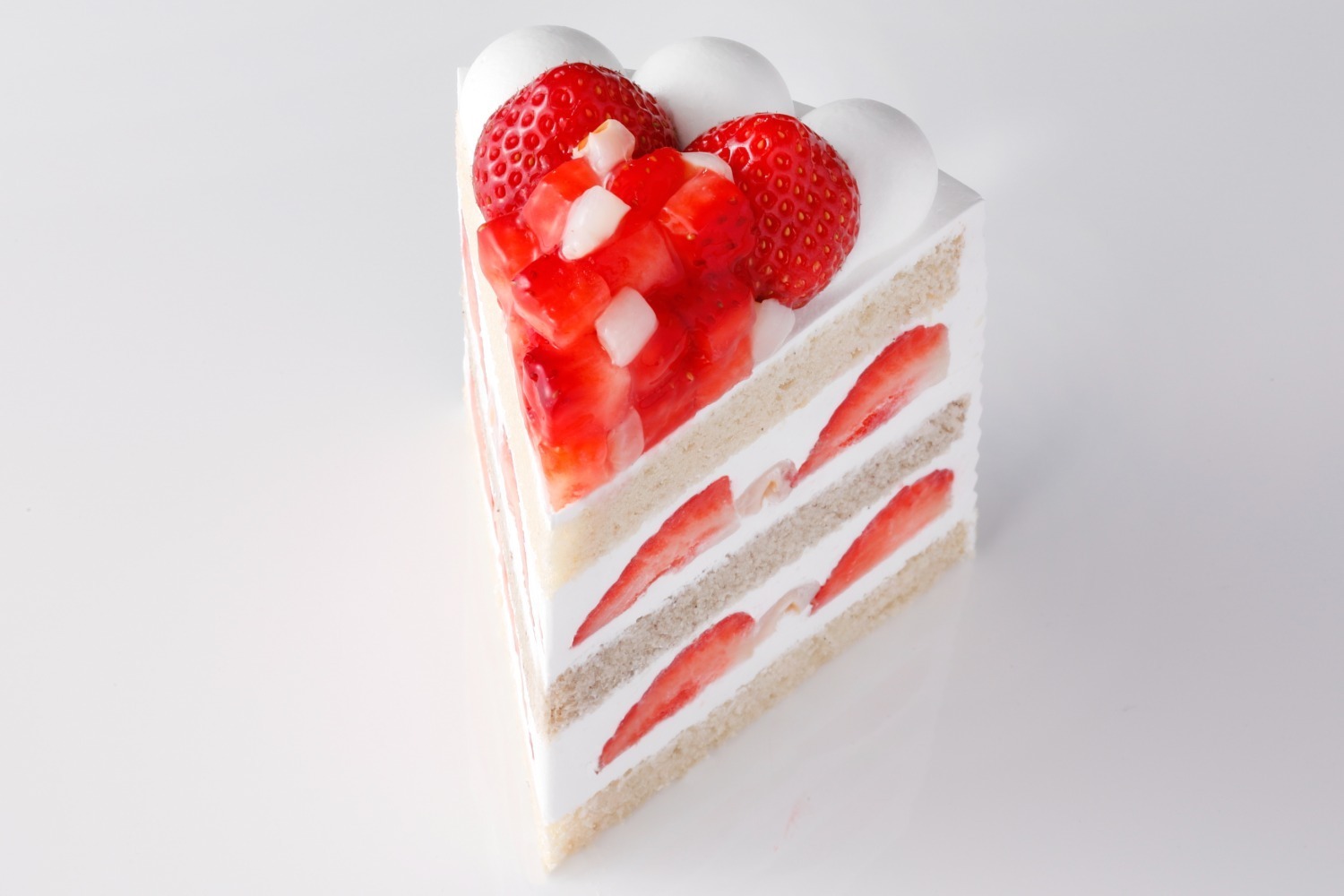 ホテルニューオータニ「あまおうスイーツフェア」究極ショートケーキや苺の贅沢タルトなど多彩なスイーツ