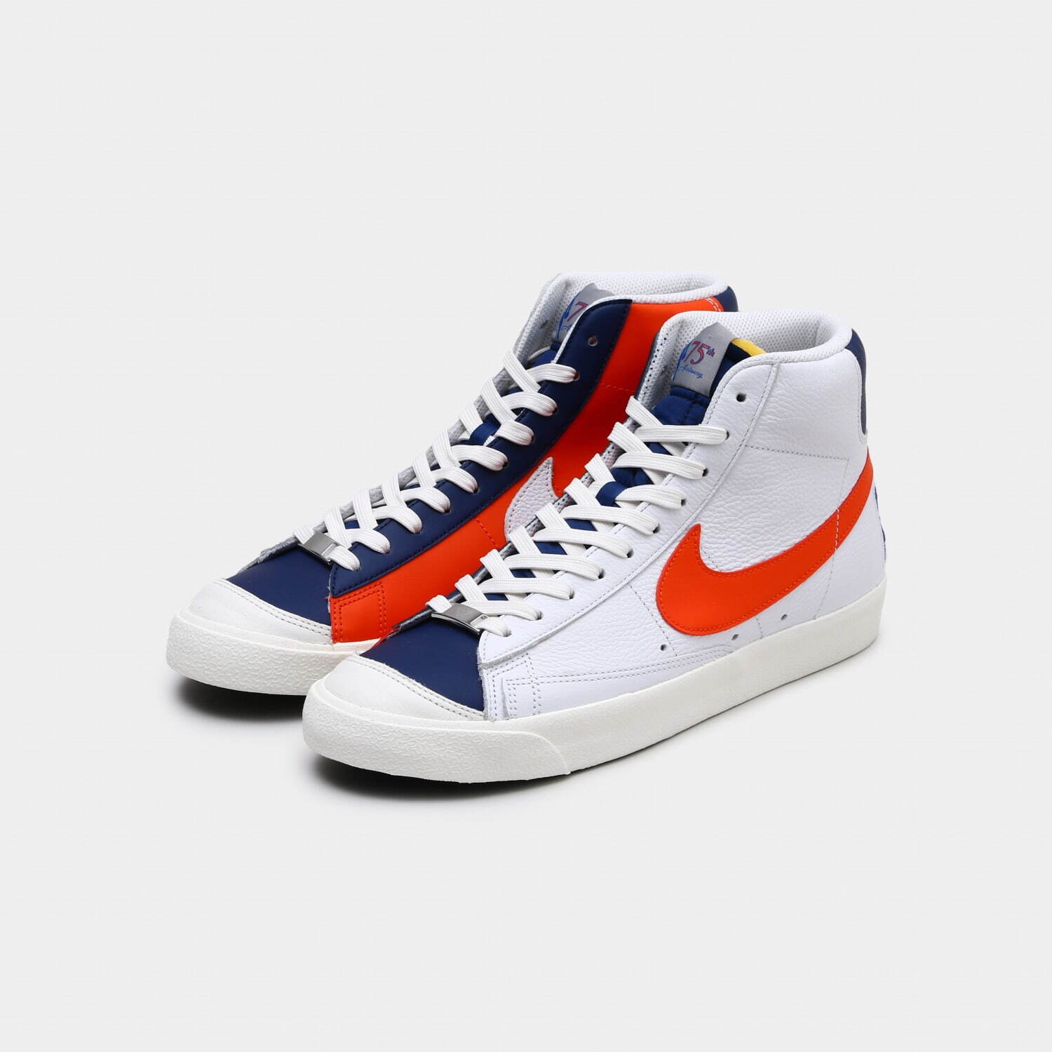 NIKE BLAZER MID ’77 EMB 12,100円