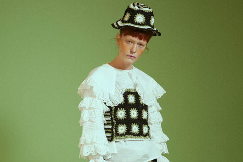 キャンディ ストリッパー新作、“花咲く”クロシェ編みニット＆“リボン付き”パフスリーブワンピ