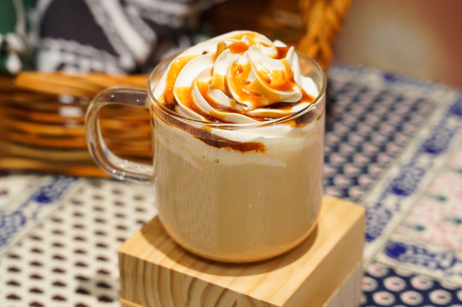 スターバックス(Starbucks Coffee) ほうじ茶 meets キャラメル クリーム フラペチーノ／ティーラテ｜写真7