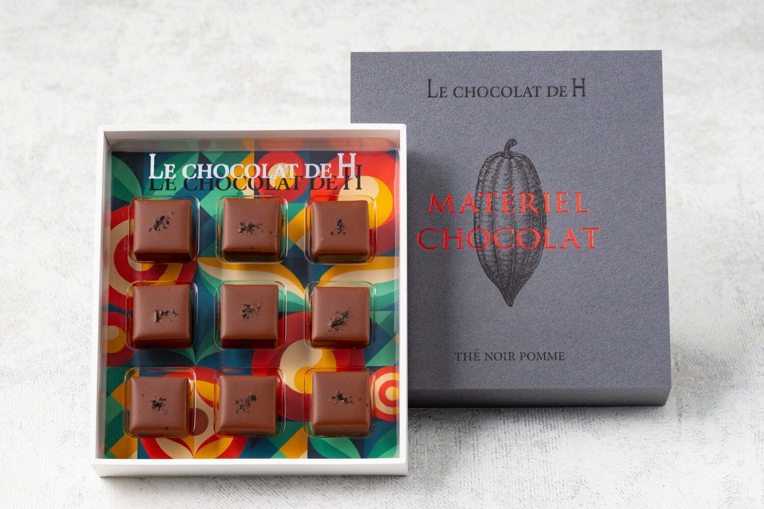 ル ショコラ ドゥ アッシュ22年バレンタイン、素材の調和を楽しめる新作ボンボンショコラなど
