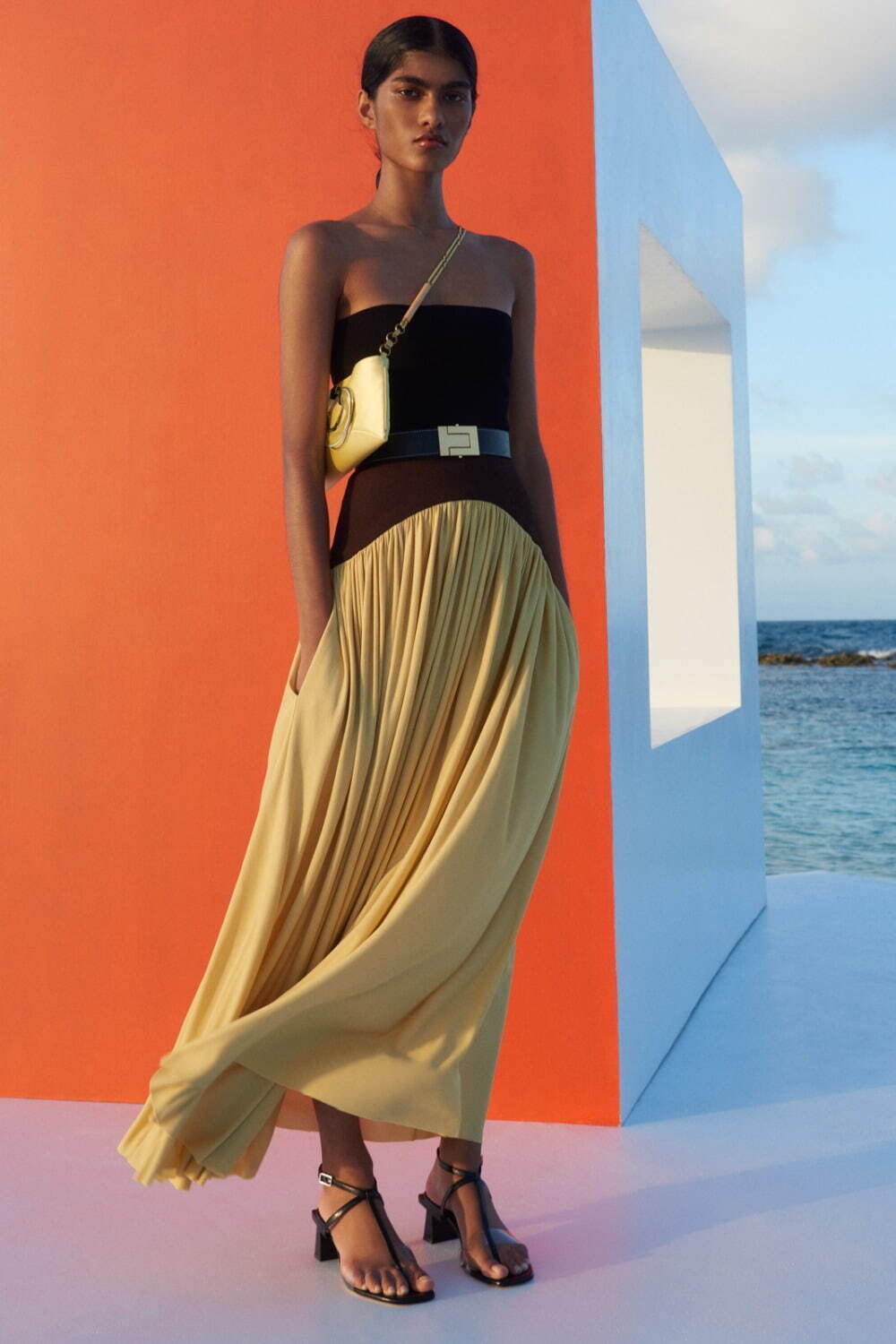 トリー バーチ 2022年夏｜ チューブトップ