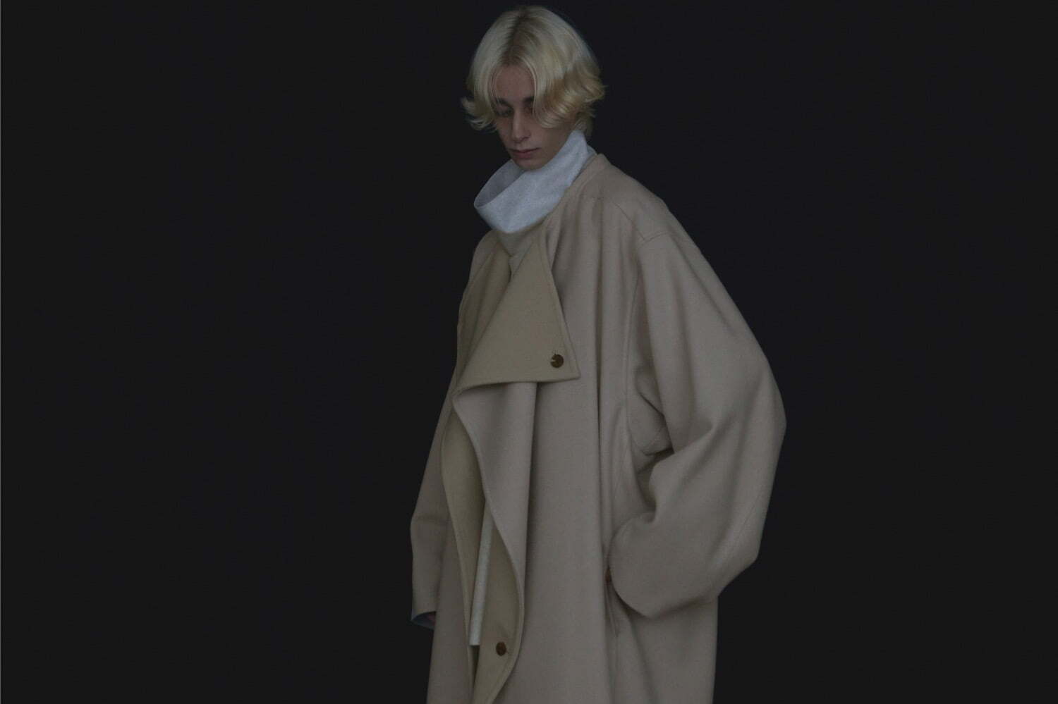 アトウの21年秋冬サンプルセール、青山本店で - コートやジャケットなどがフルラインナップで