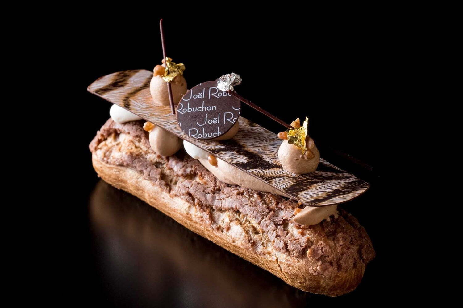 ジョエル・ロブション“虎柄”濃厚チョコエクレア、虎を模したチキンサンドウィッチ＆フィナンシェも