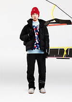 ディオール×ピーター・ドイグ“スキー”着想の新作アイテム、阪急メンズ東京限定デサントコラボアウターも｜写真18