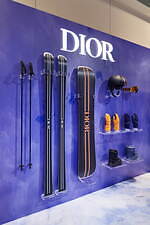 ディオール×ピーター・ドイグ“スキー”着想の新作アイテム、阪急メンズ東京限定デサントコラボアウターも｜写真27