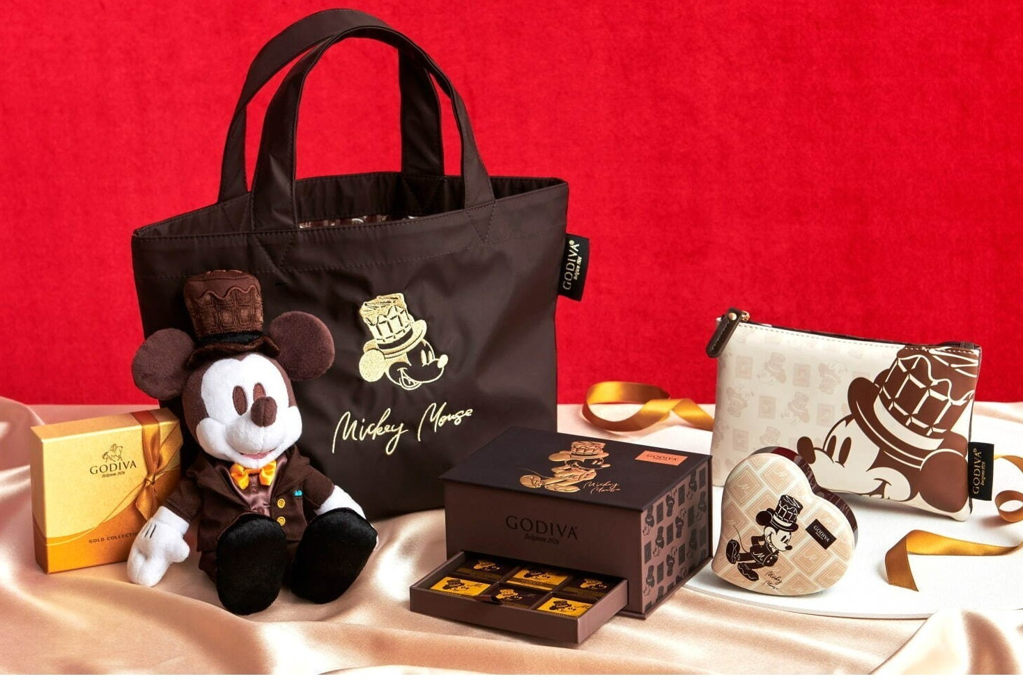 板チョコ柄帽子”のミッキーマウスバレンタインチョコ＆グッズ