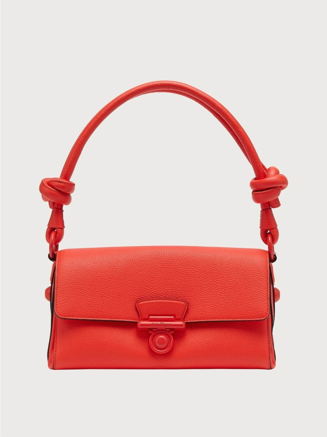 フェラガモ(Ferragamo), セリーヌ(CELINE), ジミー チュウ(JIMMY CHOO), ディオール(DIOR), マックイーン(McQueen), ロエベ(LOEWE), プラダ(PRADA), ディーゼル(DIESEL), ボッテガ・ヴェネタ(BOTTEGA VENETA), ブルガリ(BVLGARI), マルベリー(MULBERRY), コーチ(COACH), ロジェ ヴィヴィエ(Roger Vivier), ゴヤール(GOYARD), ヴァレクストラ(Valextra), ザ・ロウ(THE ROW), ポーター(PORTER), シーバイクロエ(See By Chloé), ハイク(HYKE), ナナナナ(nana-nana) レディースバッグ2022年春｜写真1